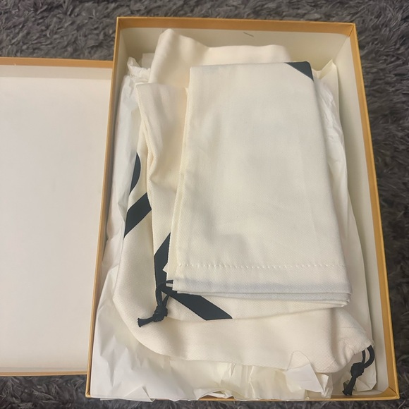 Fendi Flow Sneakers, women’s size 38.5/8.5 - Picture 8 of 8